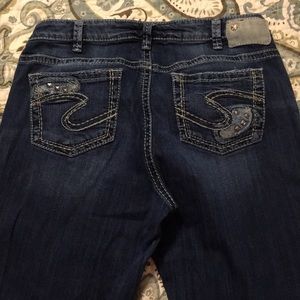 Silver Suki Mid Capri. size: 14 inseam: 27 inches